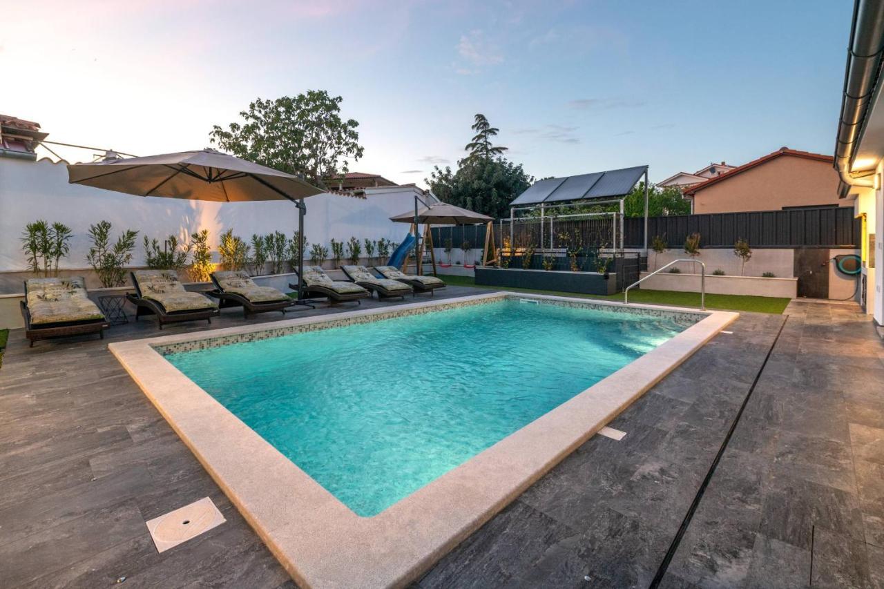 Villa Paradise Medulin Exteriör bild