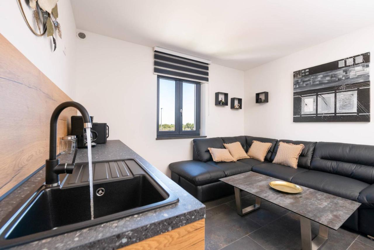 Villa Paradise Medulin Exteriör bild