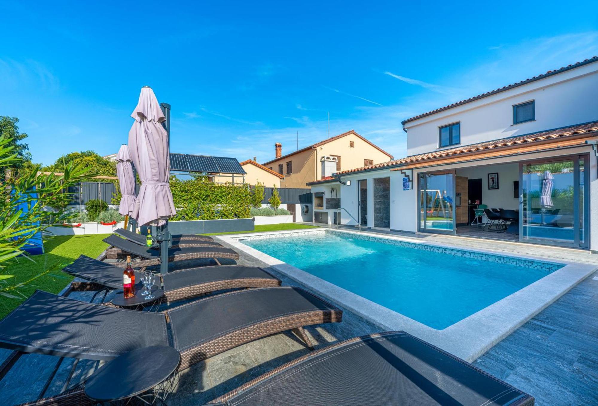 Villa Paradise Medulin Exteriör bild